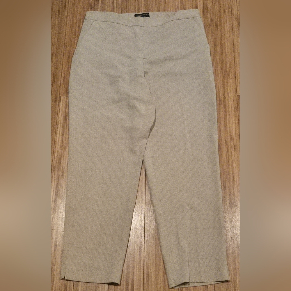 Banana Republic Light Beige Cropped Dress Pants